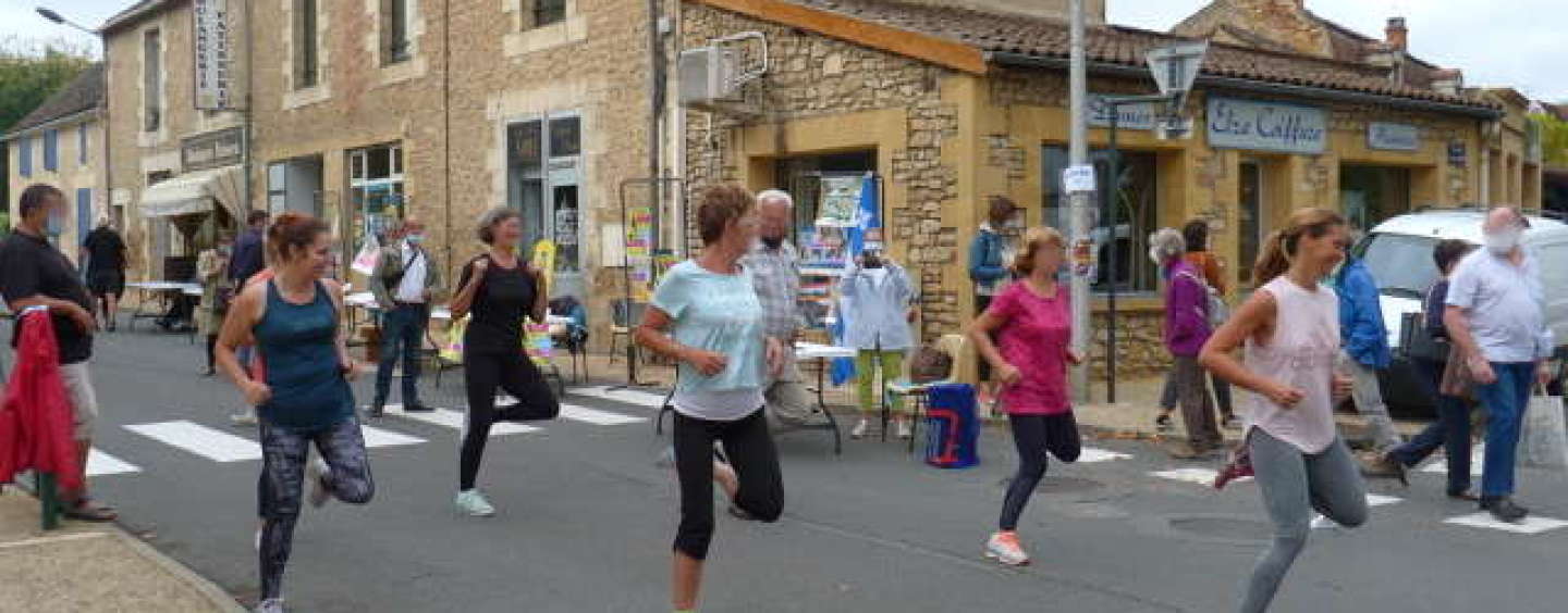 Les associations étaient dans la rue