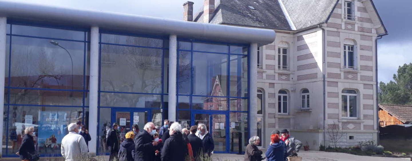 Mobilisation pour la réouverture des salles de cinéma